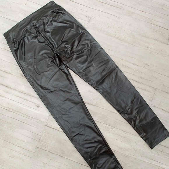 NWT Plus Size High Waist Faux Leather Leggings - Black 2X/3X - Picture 4 of 5